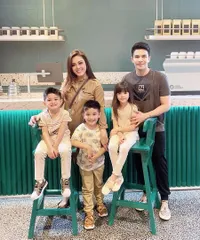 Bak Anak-Anak Korea, Ini 10 Potret Zoe Putri Sulung Jonathan Frizzy yang Makin Cantik dan Punya Senyum Manis