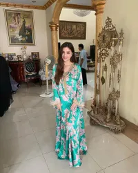 Bak Boneka Barbie, Intip 9 Potret Sarah Minti Sepupu Shireen dan Zaskia Sungkar yang Cantik dan Jarang Tersorot - Hidung Mancungnya Curi Perhatian