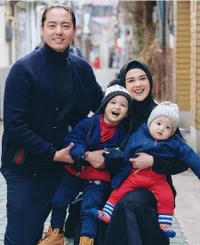 Bak Keluarga Cemara, 8 Potret Liburan Roger Danuarta dan Cut Meyriska Ke Jepang - Pamer Momen Mesra