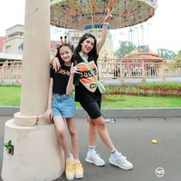 Bak Pinang Dibelah Dua, Potret Ussy Sulistiawty dan Elea yang Kini Sudah Berusia 10 Tahun - Sama-Sama Cantik 