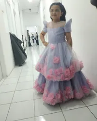 Bak Princess, Ini 8 Potret Arsy Hermansyah Tampil Cantik Dalam Balutan Gaun Bertabur Ratusan Bunga - Bikinan Ivan Gunawan Harganya Capai Puluhan Juta