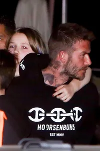 Bak Ratu Kecil! 26 Potret David Beckham Saat Bersama Harper Beckham, Selalu Gandeng Tangan Sang Buah Hati