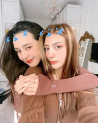 Bak Sibling Goals, Ini 8 Potret Terbaru Persahabatan Cassandra Lee dan Beby Tsabina yang Makin Mirip - Cantik-cantik Banget Tuai Pujian Netizen
