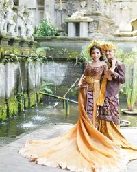 Bakal Lepas Status Janda, 8 Potret Prewedding Eva Belisima eks Kiwil dan Calon Suami Bule - Mewah Pakai Adat Bali