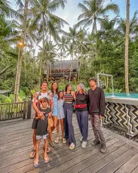 Bakal Nikah di Pulau Dewata, Begini Potret Luna Maya Kalau Nikah Pakai Baju Adat Bali - Anggun Banget