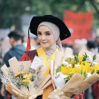 Bangkit Usai Kepergian Mendiang Eril Anak Ridwan Kamil, Potret Nabila Ishma Sabet Gelar Sarjana Hukum - Prestasinya Disorot!