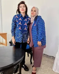 Banting Setir Jadi Politisi, Potret Dera Siagian Sosialisasi Sebagai Bakal Caleg Kabupaten Cianjur - Penampilan Tomboy Disorot