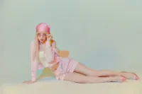 Barbie Pink Retro: 8 Foto Teaser Cantik Taeyeon SNSD Comeback 'Weekend', Segar Banget Bak Es Doger!