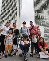 Bareng Hesti Purwadinata, Thalita Latief Liburan ke Singapura!