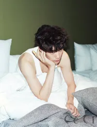 Baru Bangun Tidur, Sung Joon Tetap Ganteng Bak Sedang Syuting