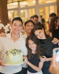 Baru Diunggah Setelah 1 Bulan, Ini Potret Perayaan Ultah Nana Mirdad Bareng Keluarga - Penampilan Masih Kayak ABG di Usia 38 Tahun