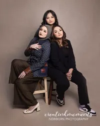 Baru Jadi Mualaf, 10 Potret Nadya Adik Nathalie Holscher yang Bersuara Merdu - Cantik Mirip Sang Kakak