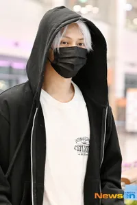 Baru Pulang Kampung, 7 Potret Jun SEVENTEEN Balik ke Korea Selatan - Gantengnya Bak Karakter Anime di Bandara