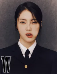 Baru Saja Comeback, Weki Meki Tampil Chic dan Glamor Dalam Pemotretan Bersama W Korea