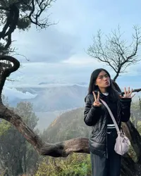 Baru Saja Dilamar Kekasih, Begini 7 Potret Namira Adjani Anak Alya Rohali Dapat Surprise Ultah di Gunung