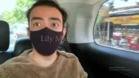 Baru Saja Lamaran, Ini 6 Potret Persiapan Reza Zakarya Cari Kain Buat Calon Istri