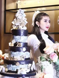 Baru Ulang Tahun, Intip 8 Potret Cantik Ghea Youbi Penyanyi Dangdut Sekaligus DJ - Multitalenta Bisa Main Drum!