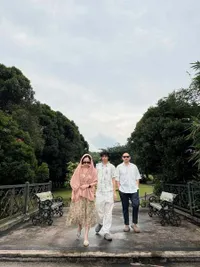 BCL Ziarah ke Makam Ashraf Sinclair Jelang Ramadan, Kini Sudah 6 Tahun Kepergiannya