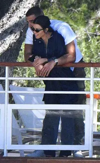 Beda 14 Tahun, Kourtney Kardashian Makin Mesra Dengan Brondong