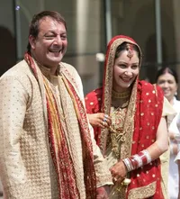 Beda Usia Lebih Dari 8 Tahun, Seleb Bolly Ini Tetap Yakin Nikah