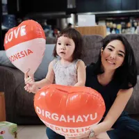 Begini Cara Ibu-Ibu Muda Hot Selebriti Rayakan Pesta 17 Agustusan