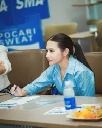 Begini Cara Prilly Latuconsina Peringati Hari Kartini, Unggah Berbagai Aktivitas Produktifnya