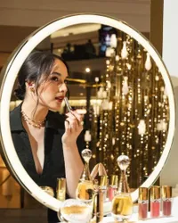 Begini Kecantikan Chelsea Islan Hadiri Event Dior, Pancarkan Pesona Berkelas