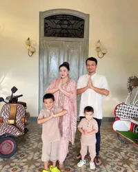 Begini Harapan Vicky Shu dan Suami Untuk Tahun 2025, Ingin Keluarga Sehat