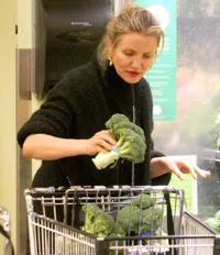 Belanja Sayur - Ngemil di Kasur, Kehidupan Nyata Artis Hollywood