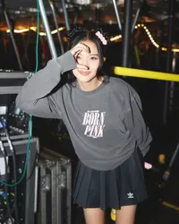 8 Potret Benjolan di Leher Jisoo BLACKPINK, Disebut-Sebut Semakin Membesar dan Sempat Membuat Fans Khawatir