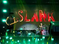 Beragam Faktor Ini yang Bikin Slank Jadi Band Legendaris dan Punya Banyak Fans dari Semua Kalangan