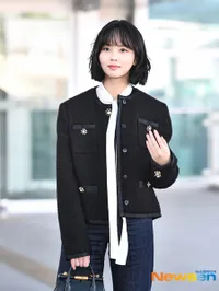 Berangkat ke Milan, 8 Potret Kim So Hyun di Bandara Incheon - Visual Cantik Paripurna dan Kaki Jenjang Curi Perhatian