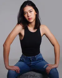Beranjak ABG, Ini 15 Potret Kayra Miendra Anak Mieke Amalia yang Kini Jadi Model - Cantik Punya Body Goals dan Penampilannya Mencuri Perhatian