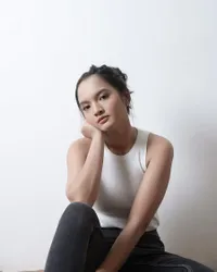 Beranjak Dewasa, Potret Terbaru Safa Ricci Amanda Anak Sambung Ifan Seventeen - Wajah Cantiknya Mirip Citra Monica
