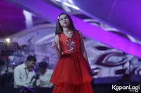 Bergaun Merah, Intip 10 Pesona Rara LIDA Saat di Atas Panggung Konser 'Luar Biasa Viral Ambyar
