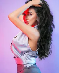 Bergaya bak Syahrini, Ini 8 Potret Terbaru Clara Gopa 'Duo Semangka' yang Kini Makin Langsing dan Elegan - Dulu Sempat 85 Kg