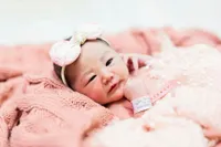 Bergaya Princess, Kayla Anak Bungsu Adelia dan Pasha Cantik Imut
