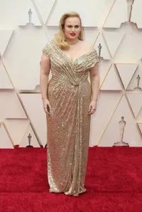 Berhasil Diet dan Turunkan Berat Badan Hingga 18 Kilo, Ini 9 Potret Transformasi Rebel Wilson yang Bikin Heboh!