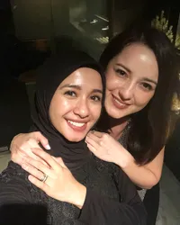 Beri Kejutan Buat Julie, Laudya Bella Ajak Aleesya-Emran ke Bali