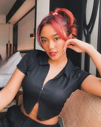 Beri Kesan Berani dan Trendy, Sederet Selebriti Tanah Air yang Berani Cat Rambut Berwarna Merah!