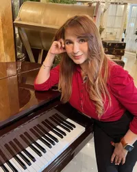 Berjuang Lawan Kanker Sejak 2021, 10 Potret Terakhir Puput Novel - Tetap Berkarya Sambil Sembunyikan Sakit