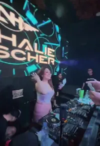 Bermandi Uang, Potret Nathalie Holscher Raup Saweran Ratusan Juta Kala Nge-DJ di Sidrap - Bisa Buat Beli Mobil