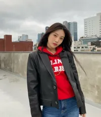 Berpakaian Trendy untuk Hangout Bersama Teman Maupun Pacar Ala Joy RED VELVET