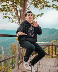 Berparas Manis, 8 Potret Delva Irawan Rekan Duet Happy Asmara yang Curi Perhatian - Netizen Baper Hingga Doakan Berjodoh