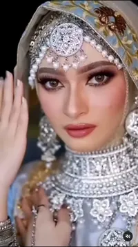 Berpose bak Pengantin India, 8 Potret Terbaru Valda Mantan Istri Reza Zakarya yang Disebut Mirip Boneka - Nikah Lagi?