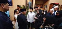 Bersama Arumi Bachsin, Emil Dardak Layat Ani Yudhoyono di Cikeas