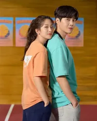 Bersatu di Iklan nau Korea, Ini 8 Potret Kim Seon Ho dan Moon Ga Young yang Serasa Jadian