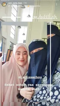 Berseteru dengan Umi Yuni Ibu Alvin Faiz, 8 Potret Akur Larissa Chou dengan Umi Rania Istri Kedua Ustaz Arifin Ilham