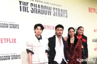 Bertabur Bintang, Deretan Artis Tampil Stunning Saat Hadir di Red Carpet Film 'THE SHADOW STRAYS'