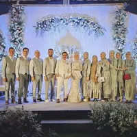 Bertabur Bintang, Ini Potret Para Artis Jadi Bridesmaid dan Groomsman di Pernikahan Sahrul Gunawan dan Dine Mutiara